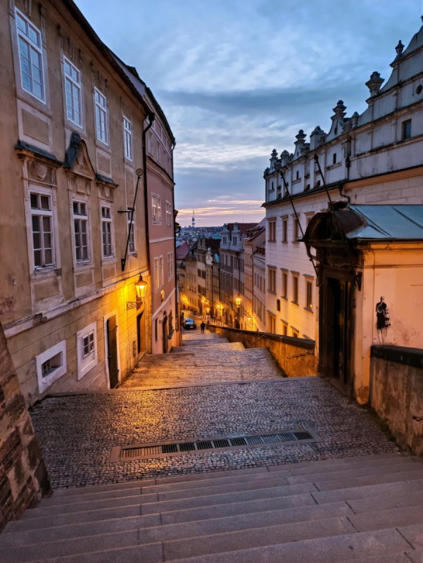 Večer se vydejte na večeři přes Hradčany