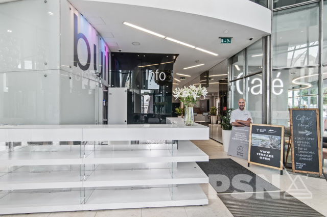 Offices with Views of the Vltava River and Prague Castle in the Iconic Dancing House Jiráskovo náměstí 6, Praha 2
